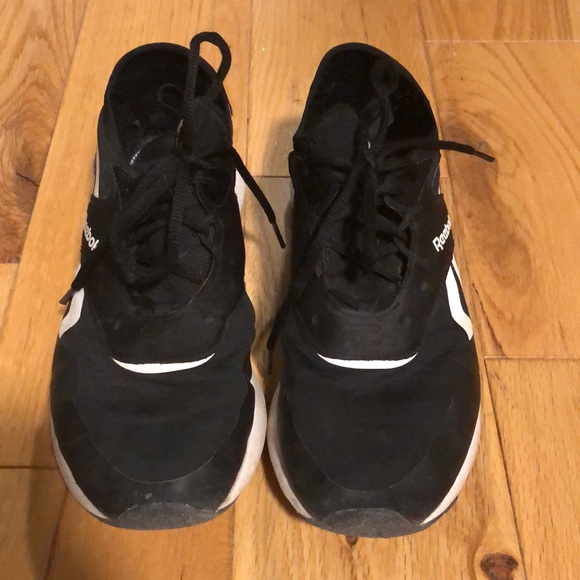 Reebok size 9,5 shoes - Picture 2 of 10